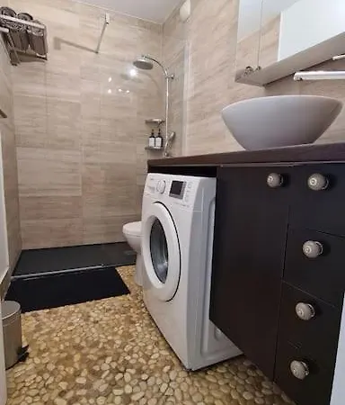 Studio Avec Grande Terrasse Appartement *