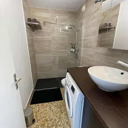 Studio Avec Grande Terrasse Apartman Antibes